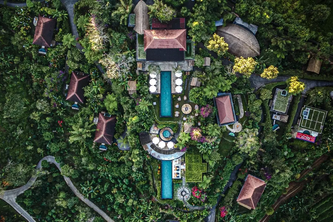 Munduk Moding Plantation, North Bali - heated infinity pools and jacuzzi terrace