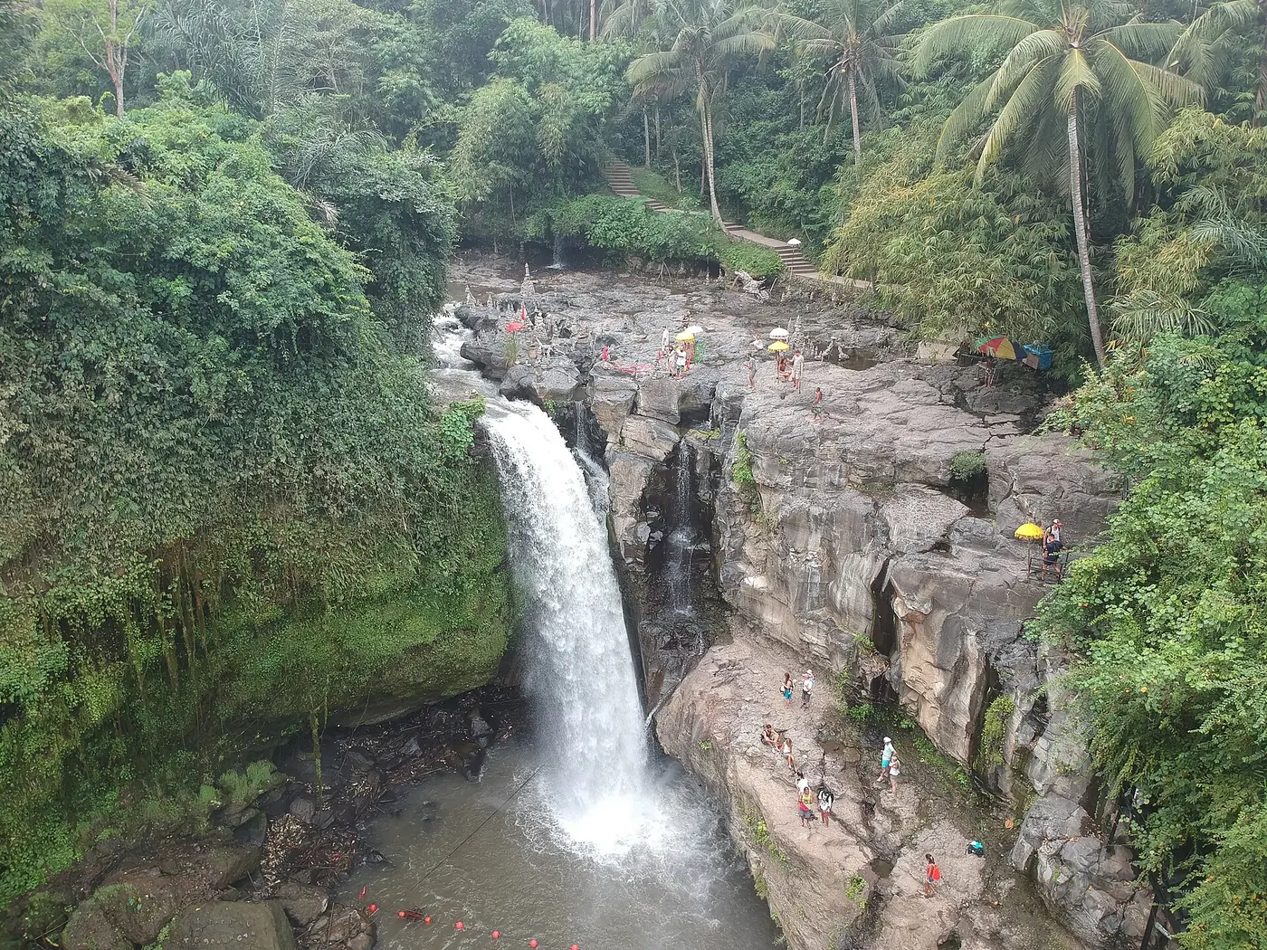 D'Tukad River Club Ubud, Blangsinga Bali - Air Terjun Tegenungan tepat di sisi klub sungai