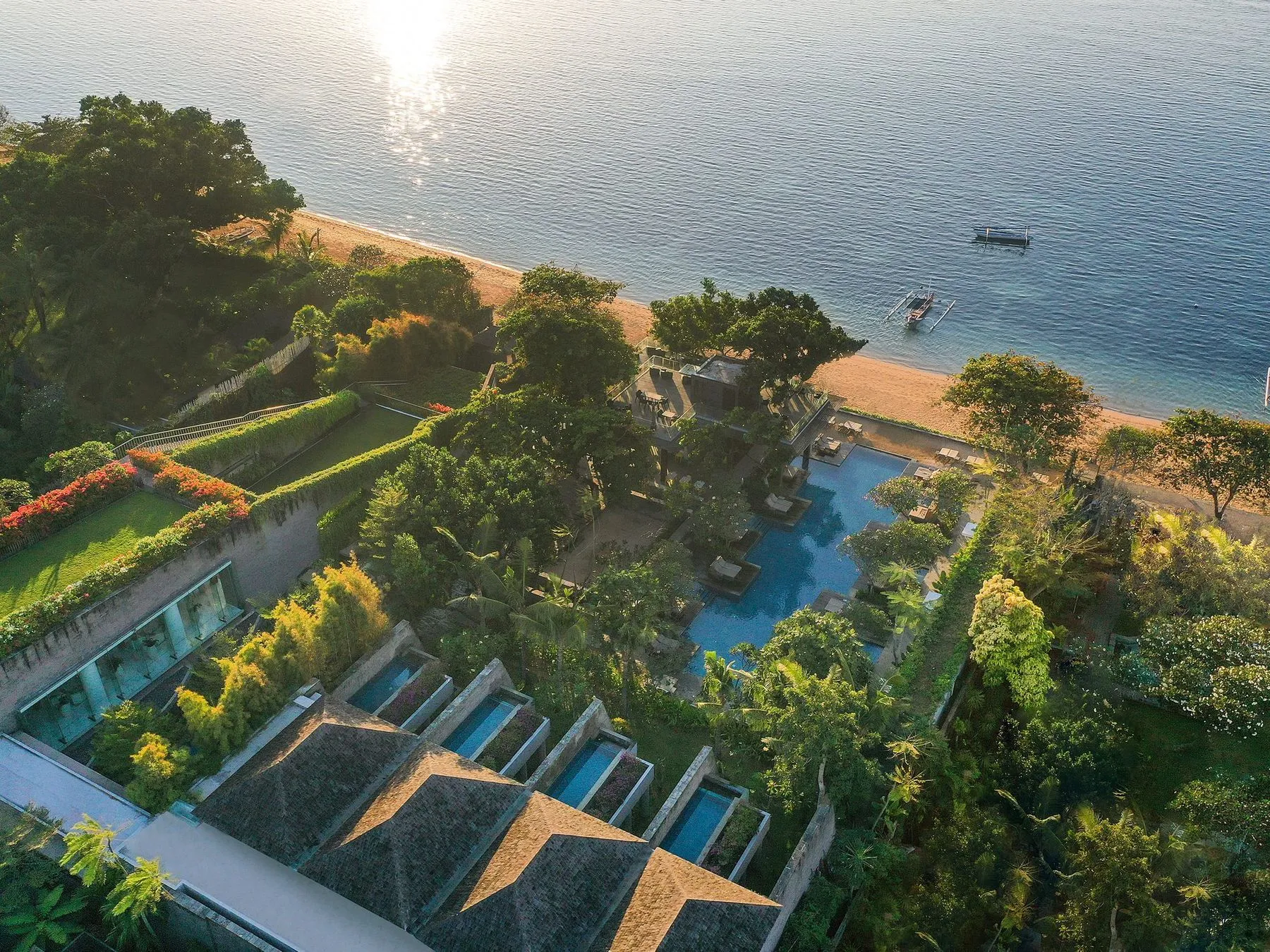 Maya Sanur Resort & Spa, Bali - property / grounds
