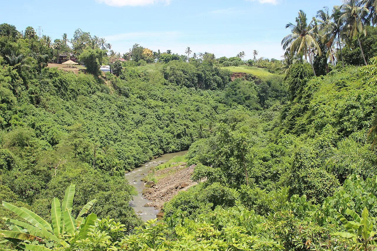 Blangsinga / Tegenungan waterfall corridor, Gianyar Bali - gorge and falls