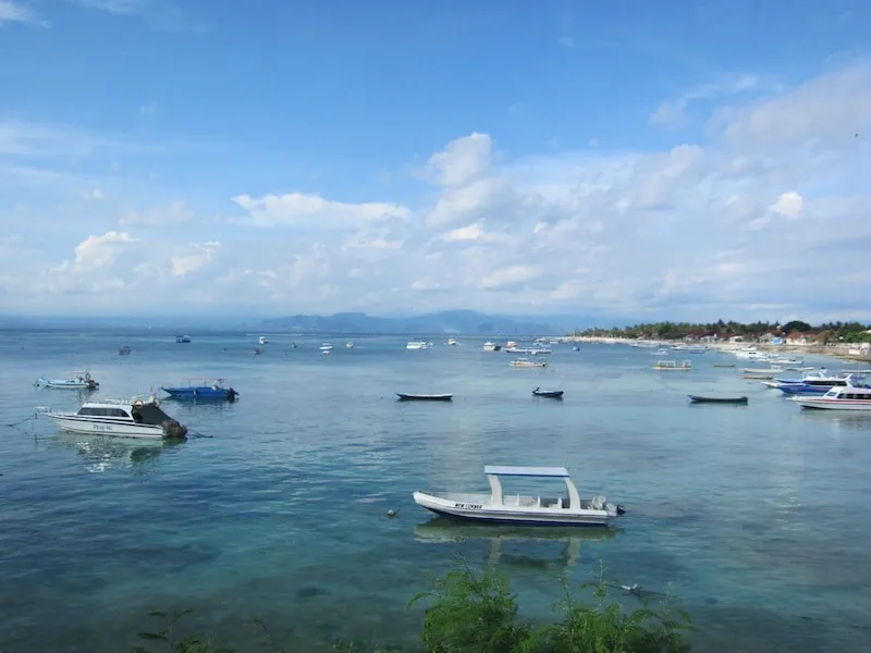 Mushroom Bay, Nusa Lembongan - calm sheltered bay with clear shallow water
