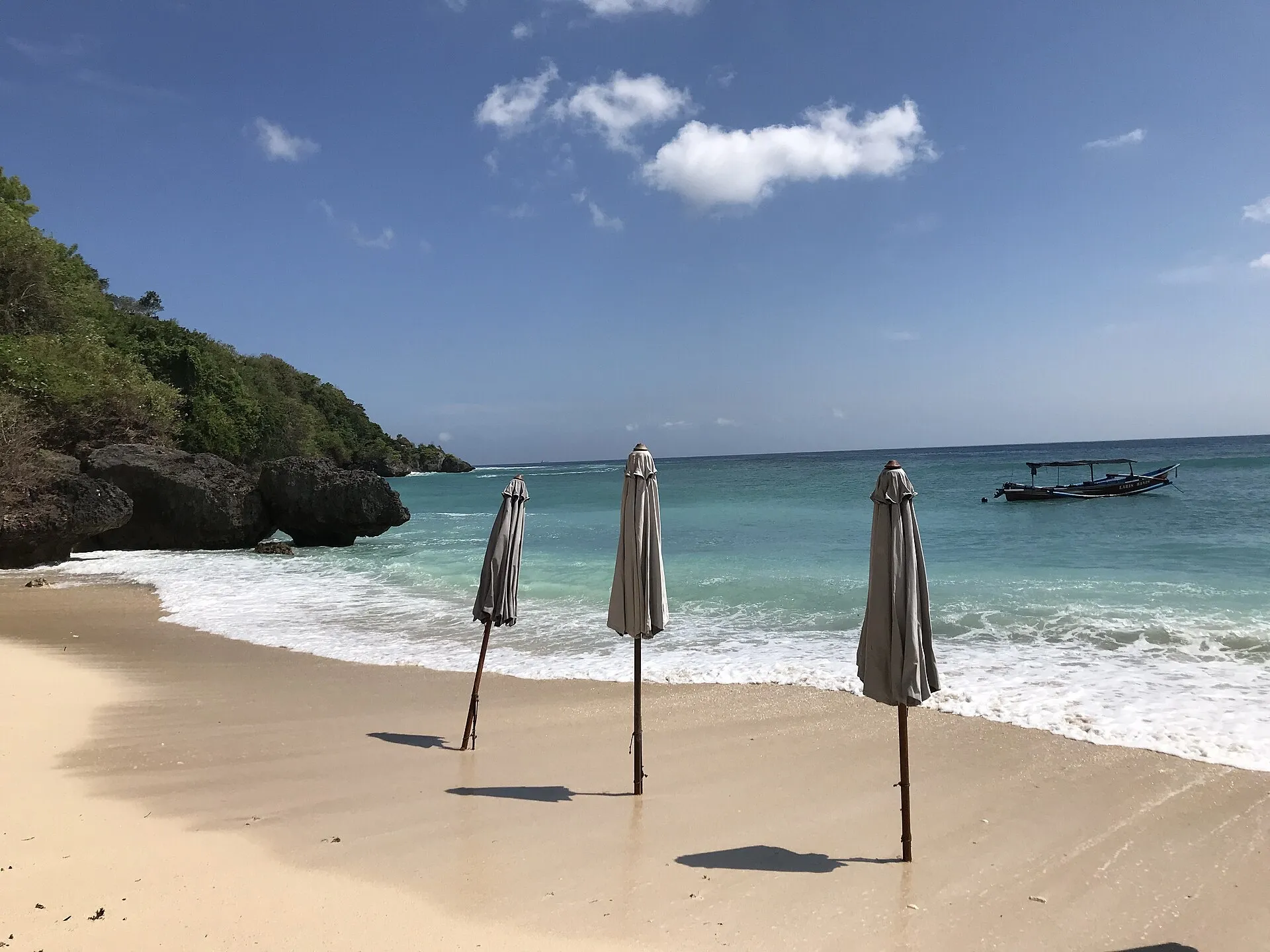 Padang Padang Beach cove and cliffs, Pecatu Bukit Bali