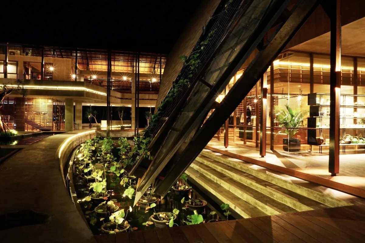 Secret Garden Village, North Bali - garden park on the Bedugul road, Baturiti