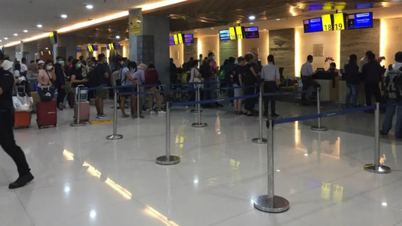 Ngurah Rai International Airport, Denpasar, South Bali - domestic terminal check-in area
